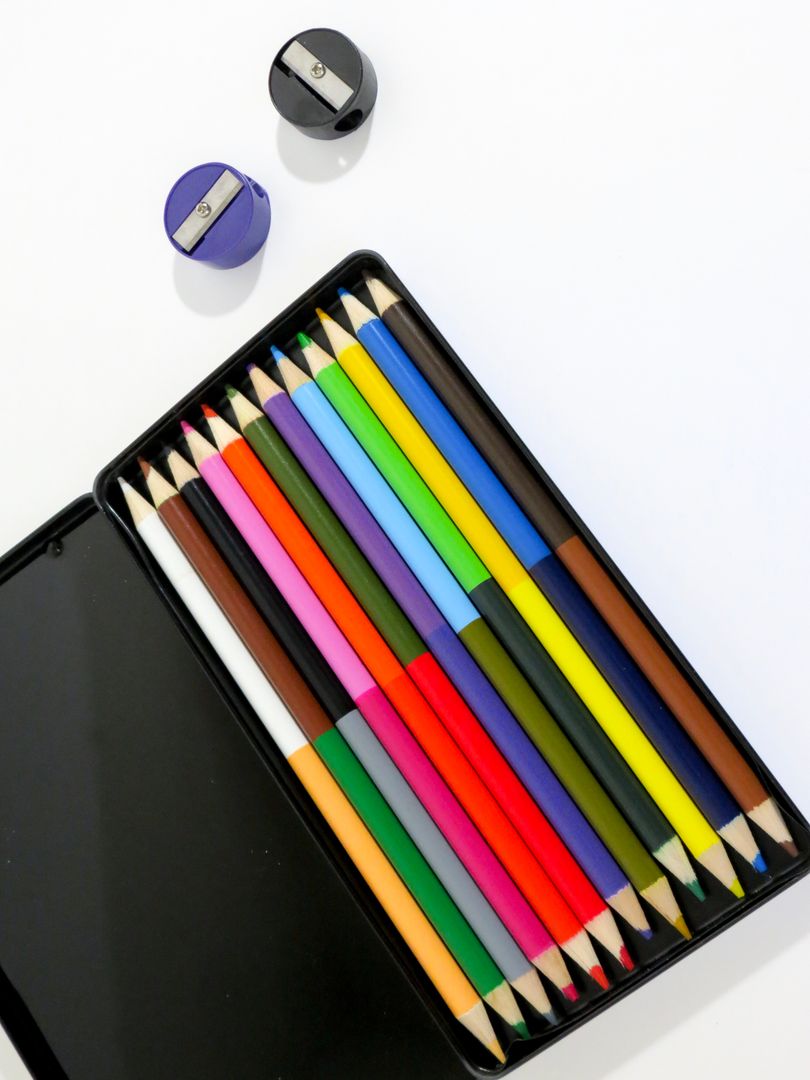 Art case color color pencils - Free Images, Stock Photos and Pictures on Pikwizard.com