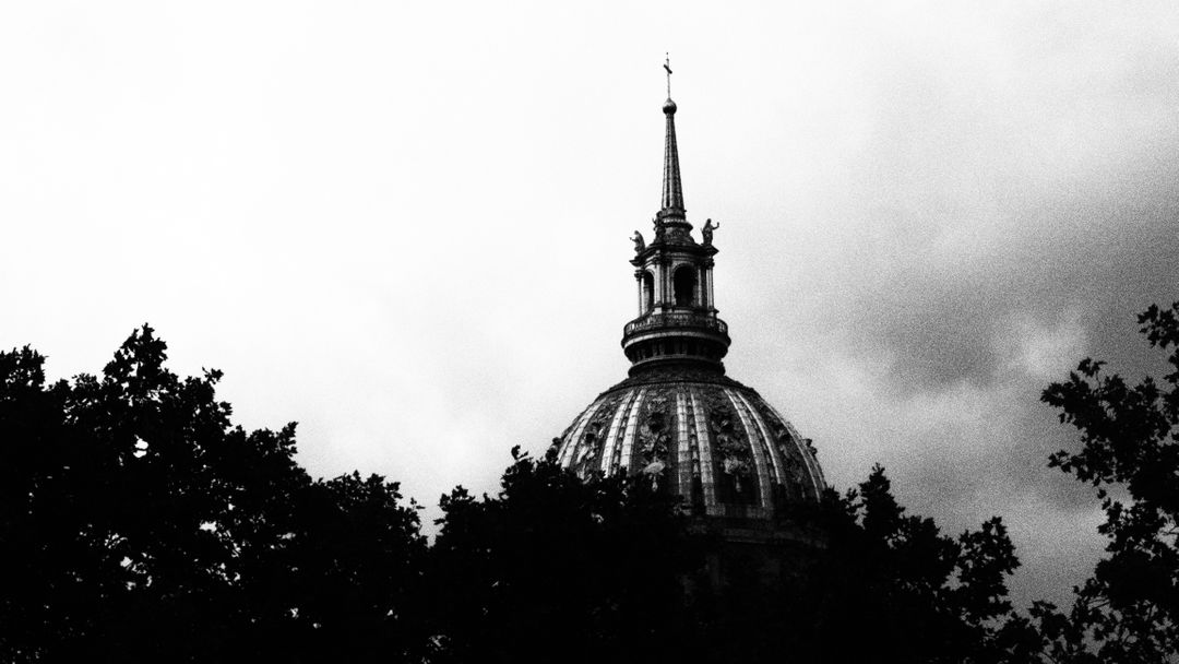 Dramatic Black and White Silhouette of a Historical Dome - Free Images, Stock Photos and Pictures on Pikwizard.com