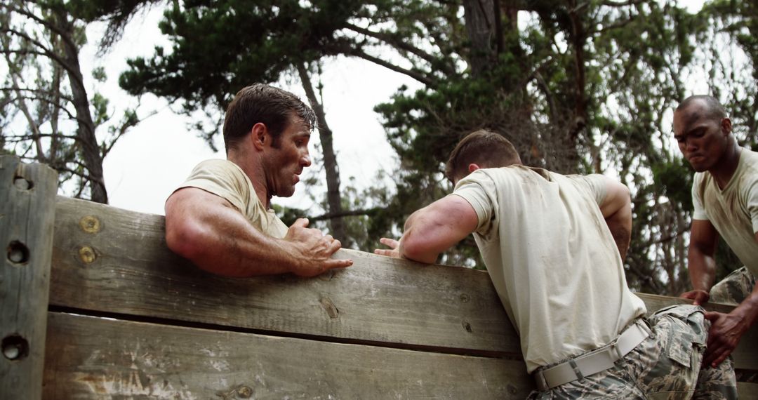 Teamwork Skills in Tough Military Obstacle Training