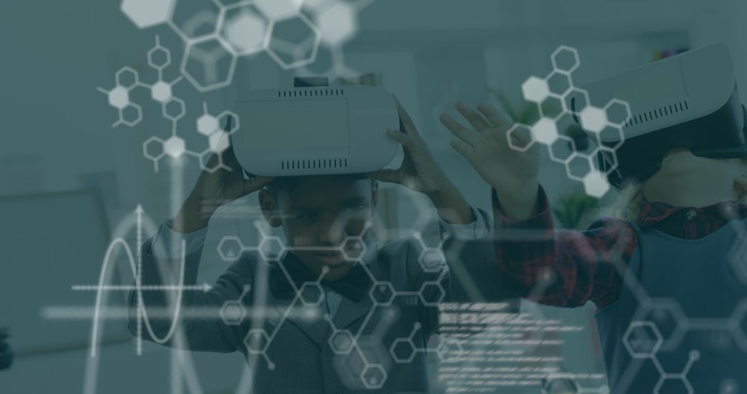 Children Experiencing Virtual Reality with Scientific Visuals