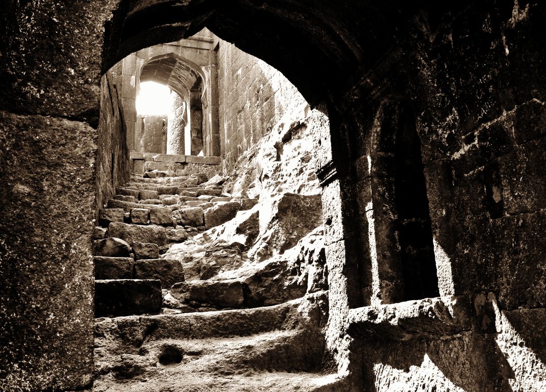 Ancient Stone Staircase in Historic Ruins - Free Images, Stock Photos and Pictures on Pikwizard.com