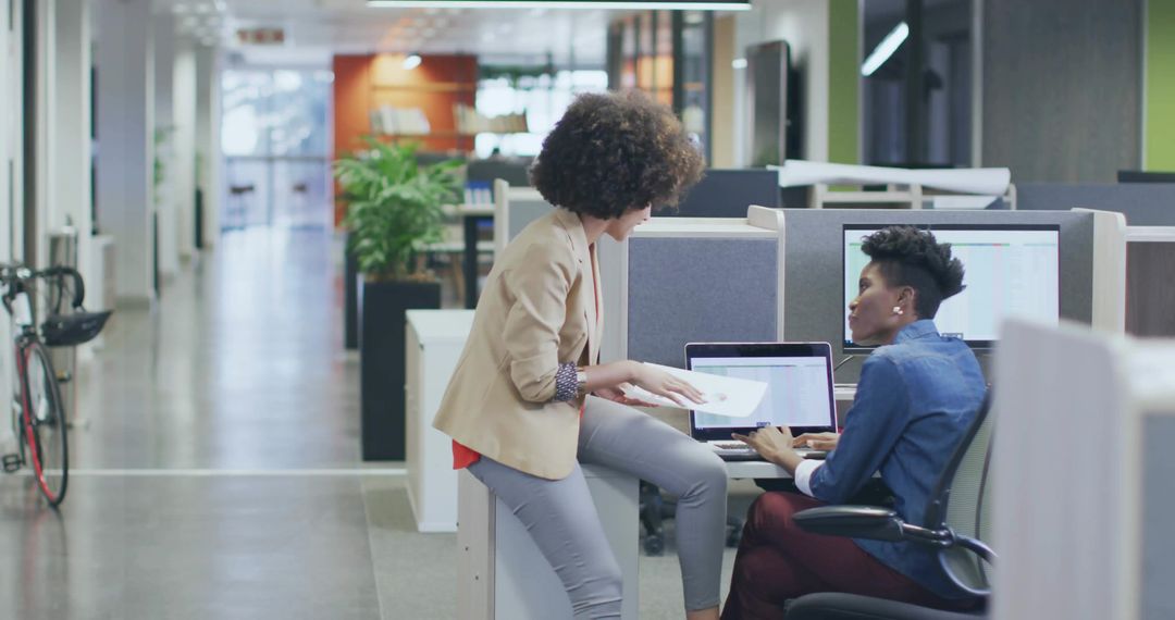Collaborative Coworkers Analyzing Documents in Modern Office Setting