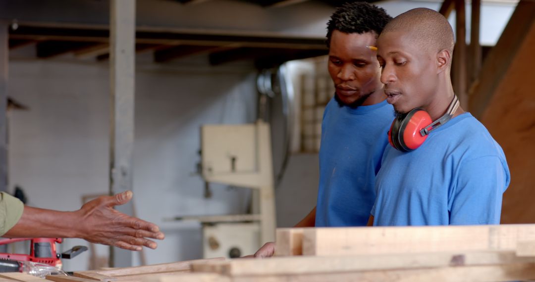 Collaborative Training in Carpentry Workshop with Diverse Coworkers