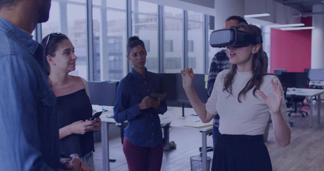 Team Collaboration Using VR Technology in Modern Office