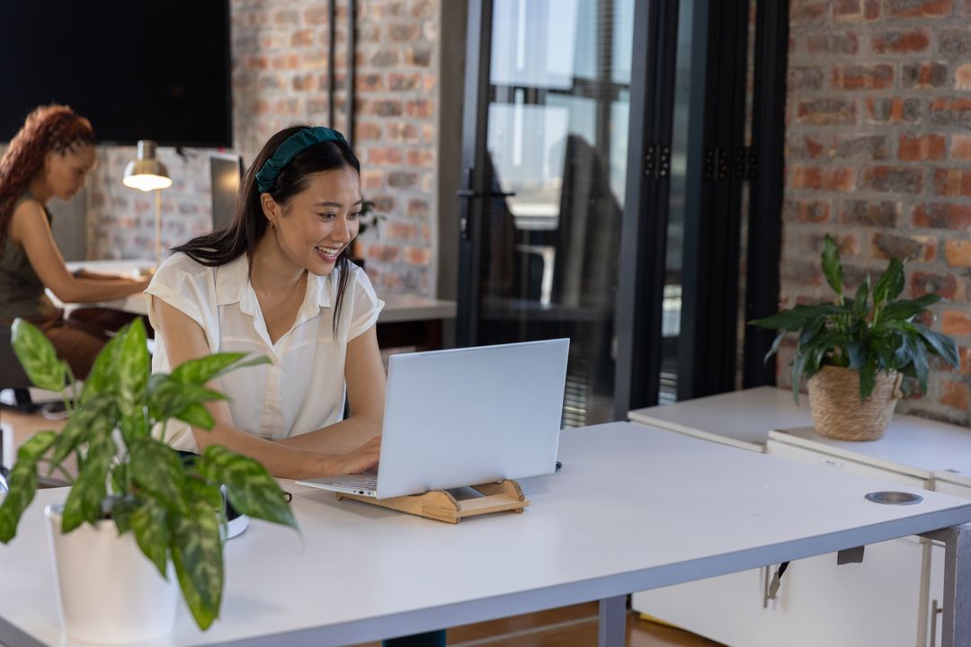 Collaborative Teamwork in Modern Open-Plan Office