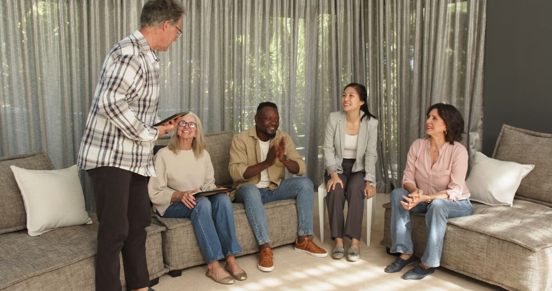 Therapist Presenting Certificate in Group Therapy Session