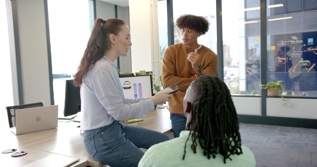 Modern Workplace Collaboration and Brainstorming Session