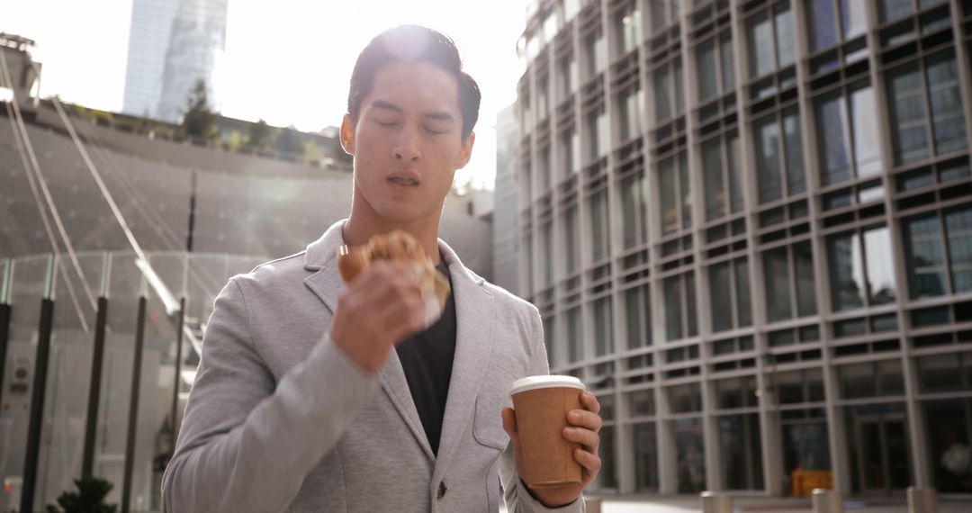 Young Businessperson Enjoying Breakfast Outdoors - Free Images, Stock Photos and Pictures on Pikwizard.com