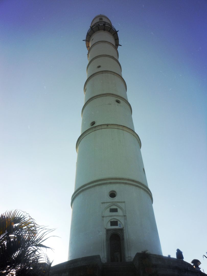 Towering White Minaret Against Clear Sky - Free Images, Stock Photos and Pictures on Pikwizard.com