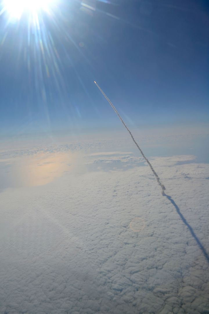 Space Shuttle Endeavour Ascending to Orbit - Free Images, Stock Photos and Pictures on Pikwizard.com