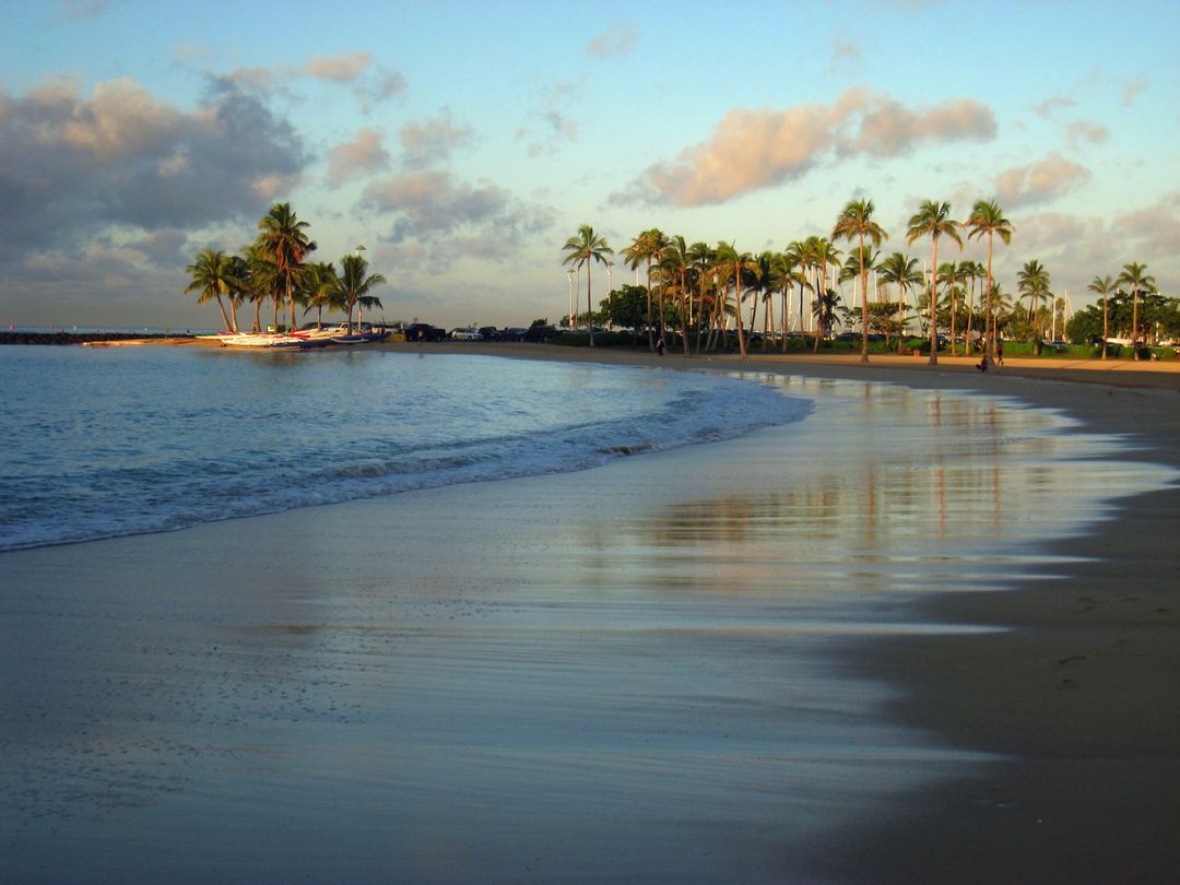 Hawaii Waikiki Beach Sunset - Free Images, Stock Photos and Pictures on Pikwizard.com