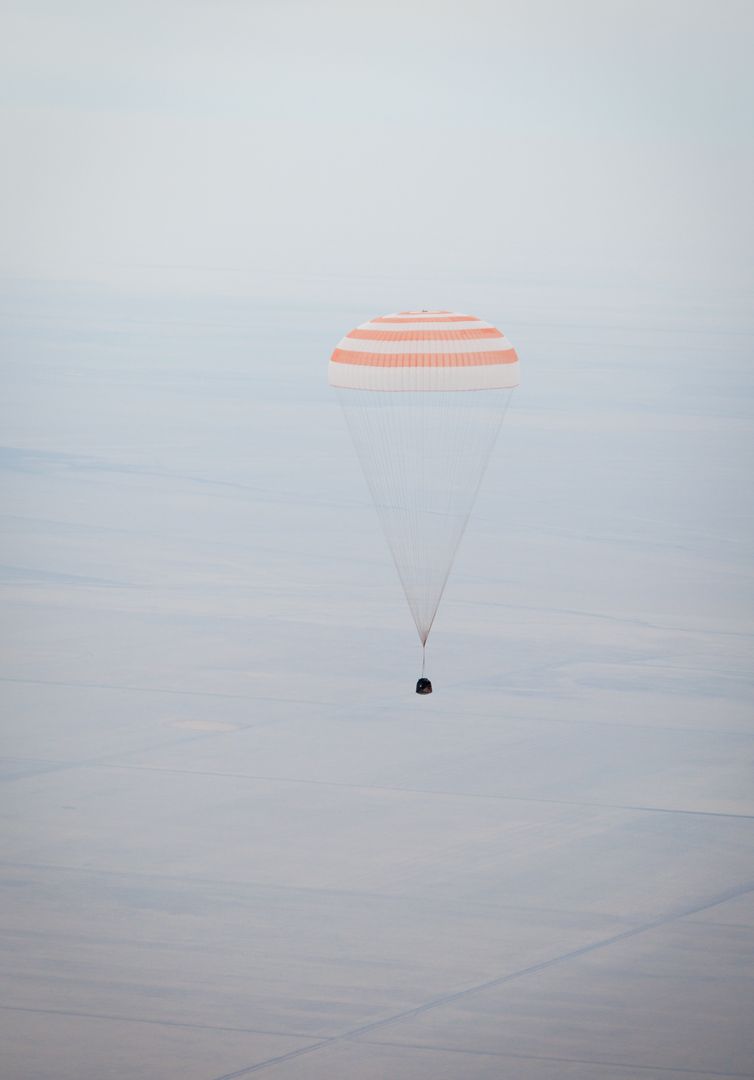 Soyuz TMA-19 Spacecraft Descending Over Kazakhstan - Free Images, Stock Photos and Pictures on Pikwizard.com