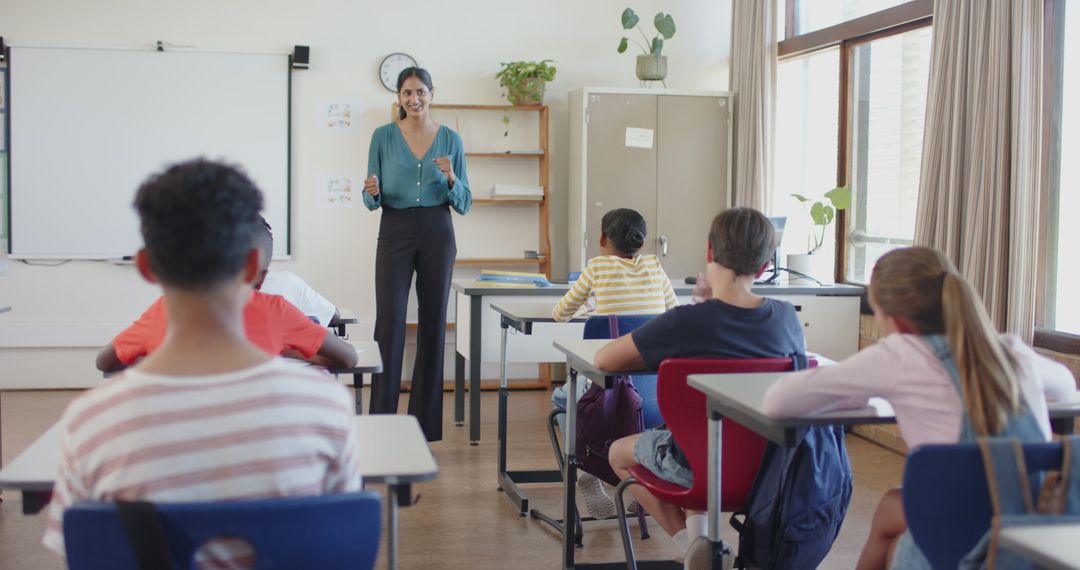 Teacher Engaging Students in Interactive Classroom Session