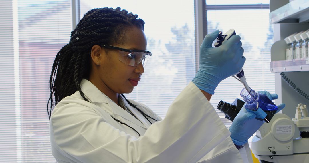 Female Scientist Conducting Experimental Research in Laboratory - Free Images, Stock Photos and Pictures on Pikwizard.com