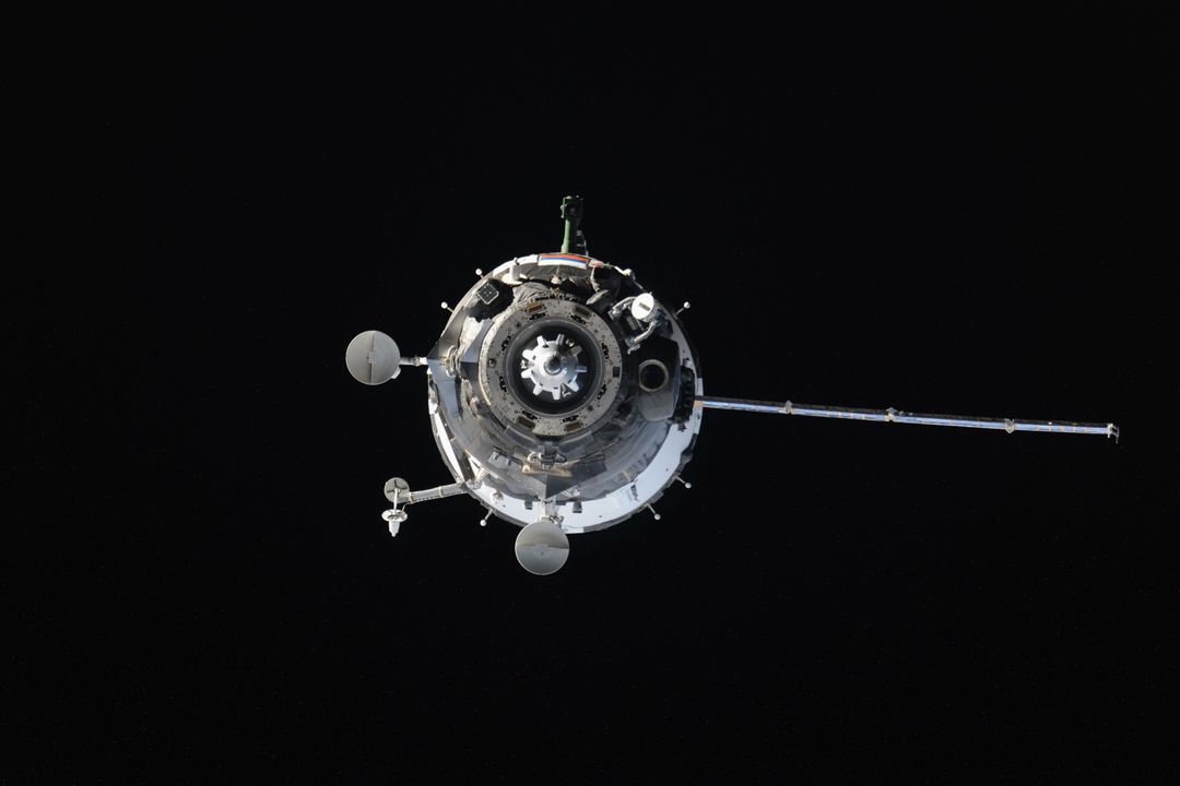 Soyuz TMA-14M Approaching International Space Station in Orbit - Free Images, Stock Photos and Pictures on Pikwizard.com