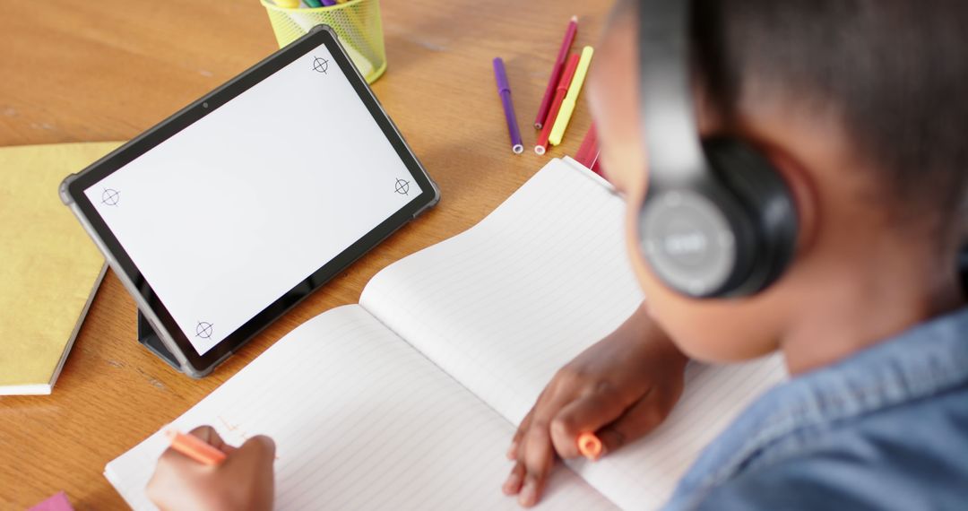 Child Learning Online with Tablet and Notebook in Home Environment