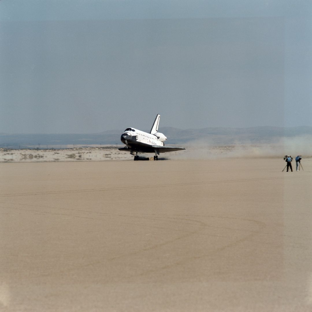 STS-36 Atlantis, OV-104, lands on Runway 23 dry lake bed at EAFB, California - Free Images, Stock Photos and Pictures on Pikwizard.com