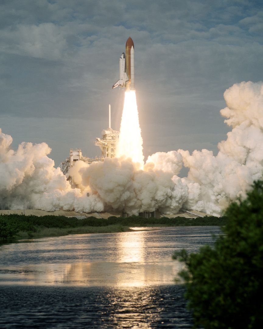 STS-73 launch views - Free Images, Stock Photos and Pictures on Pikwizard.com