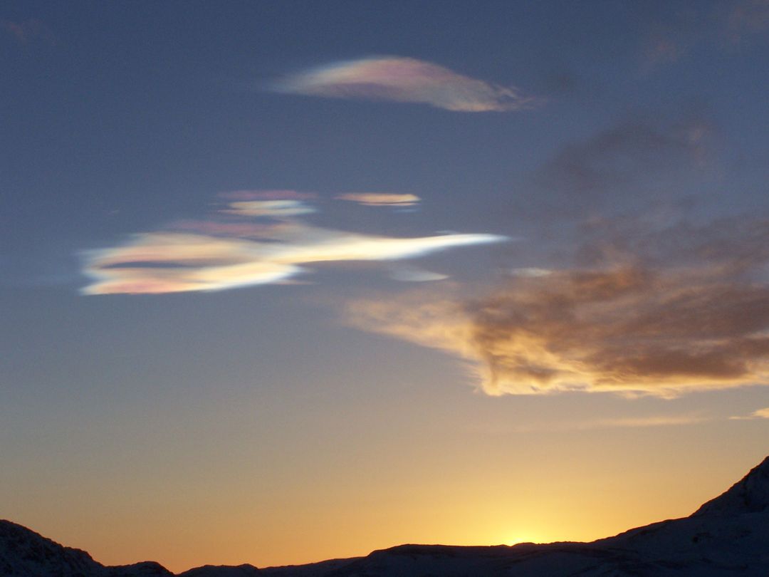 Spectacular Polar Stratospheric Clouds During Sunset - Free Images, Stock Photos and Pictures on Pikwizard.com