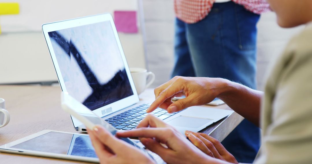 Collaborative Teamwork with Technology in Modern Office