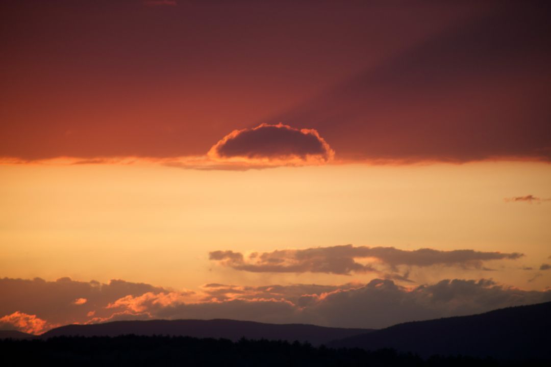 Stunning Sunset Over Mountain Range with Dramatic Cloud - Free Images, Stock Photos and Pictures on Pikwizard.com