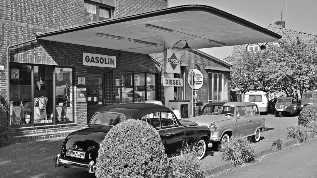 Vintage Gasoline Station with Classic Cars in Black and White - Free Images, Stock Photos and Pictures on Pikwizard.com