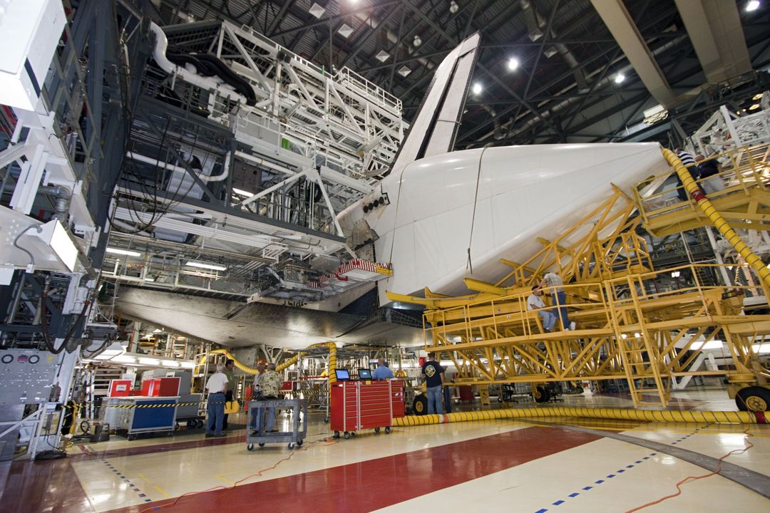 NASA Engineers Working on Space Shuttle Endeavour in Orbiter Processing Facility - Free Images, Stock Photos and Pictures on Pikwizard.com