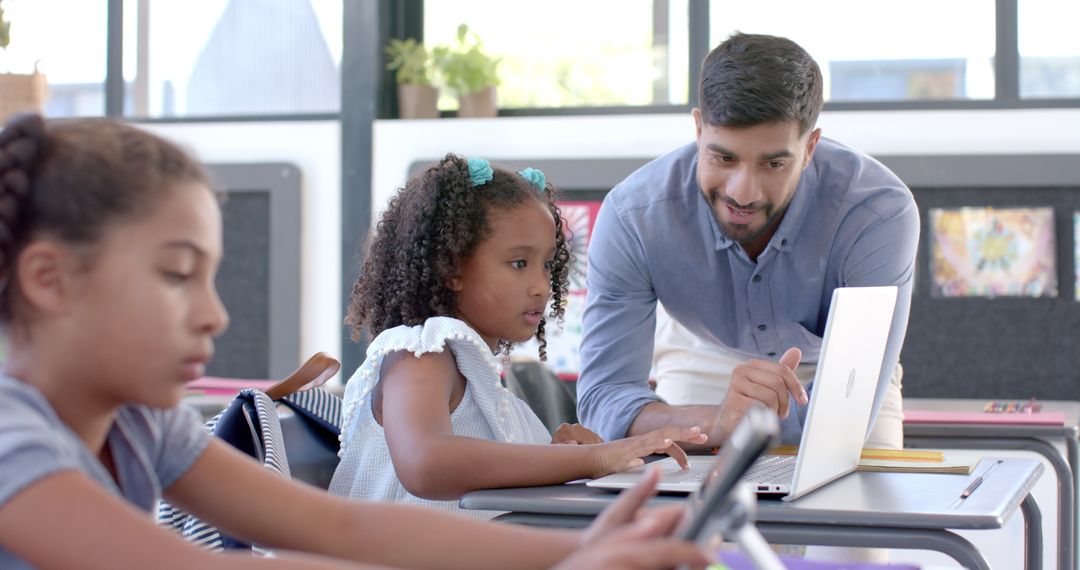 Diverse Student Learning with Teacher in Modern Classroom