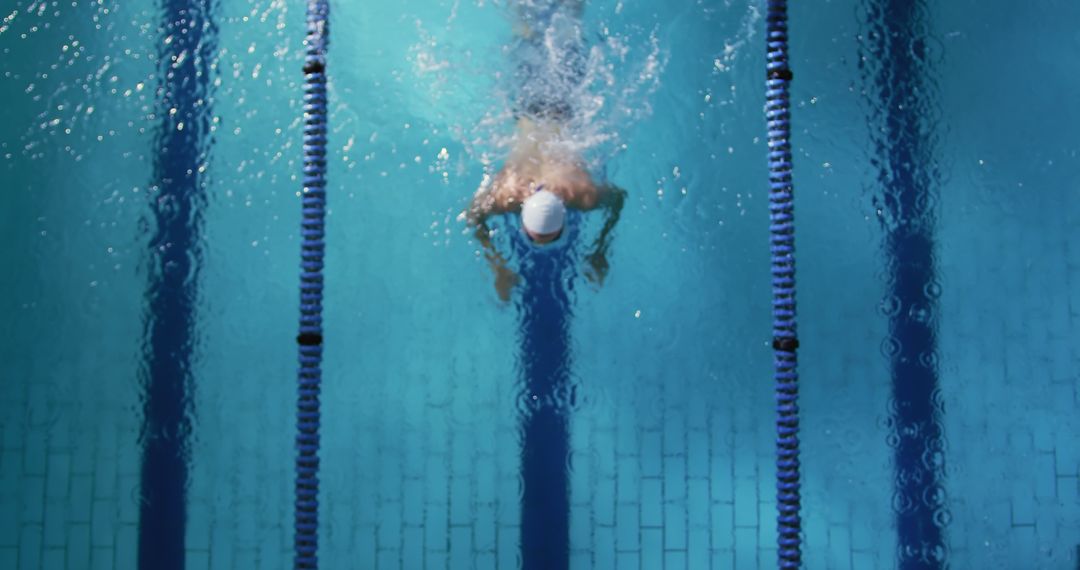 Competitive Swimmer Glide Swimming Technique Shown