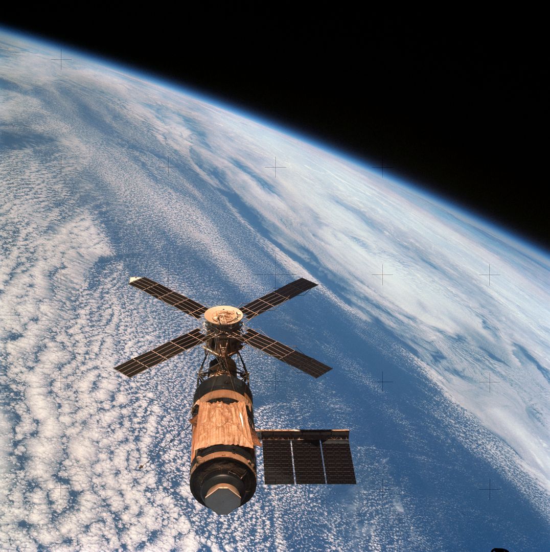 View of Skylab space station cluster in Earth orbit from CSM - Free Images, Stock Photos and Pictures on Pikwizard.com