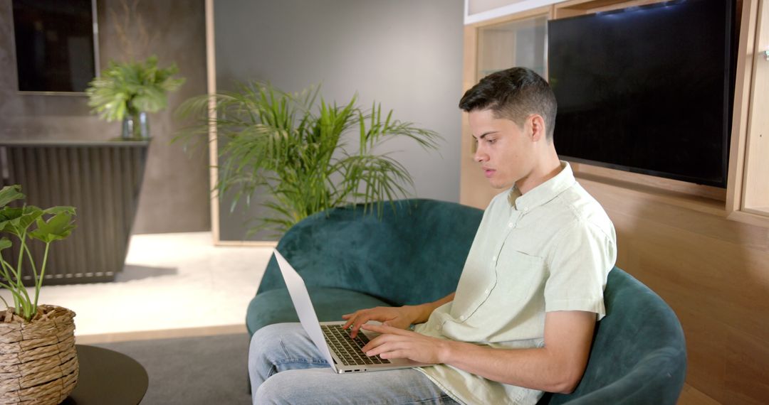 Remote Work Flexibility in Modern Office Environment
