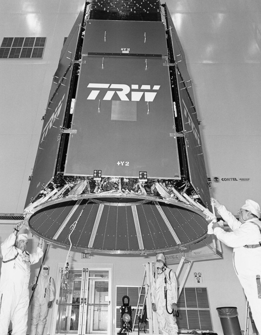 STS-29 tracking and data relay satellite D (TDRS-D) mating at KSC VPF - Free Images, Stock Photos and Pictures on Pikwizard.com