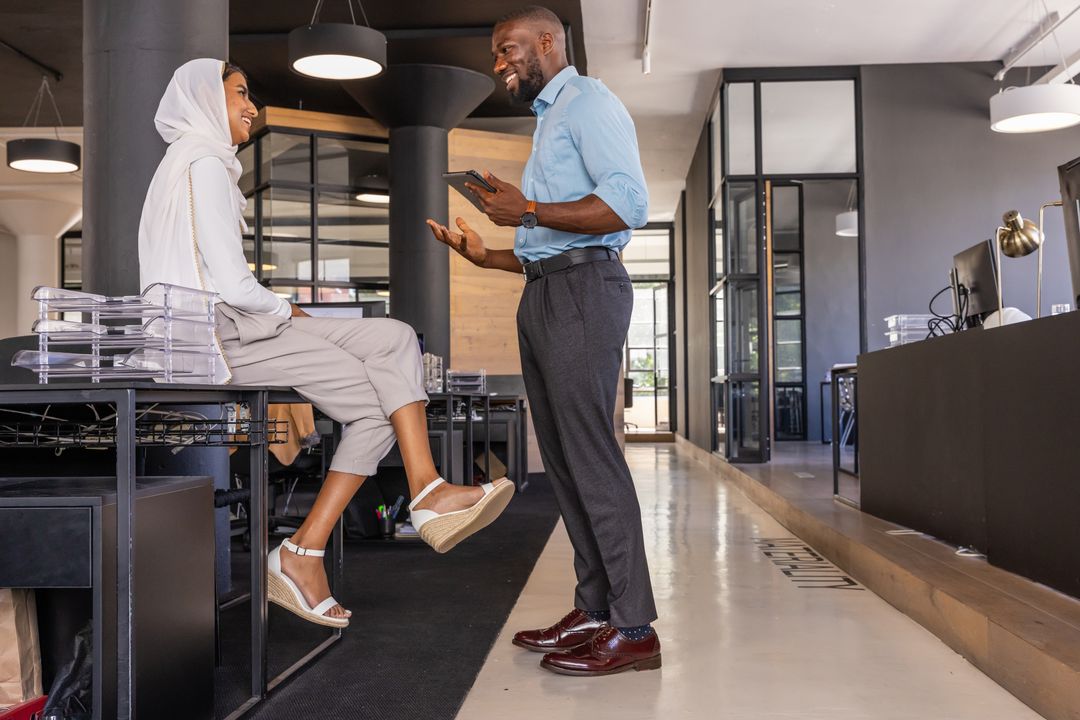 Diverse Collegial Interaction in Glass-Walled Modern Office