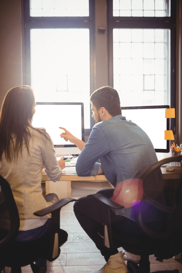 Transparent Team Collaboration in Creative Office Workspace