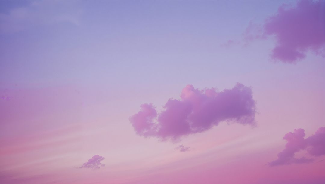 Serene Twilight Sky with Pastel Pink and Purple Clouds
