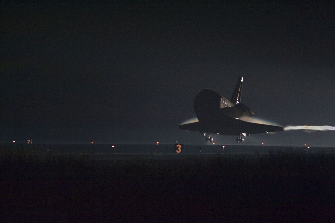 Final Landing of the Space Shuttle Endeavour / STS-134 Mission - Free Images, Stock Photos and Pictures on Pikwizard.com
