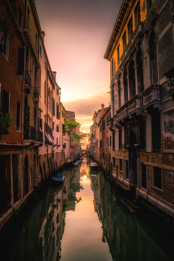 Venetian Canal at Sunset with Historical Buildings - Free Images, Stock Photos and Pictures on Pikwizard.com