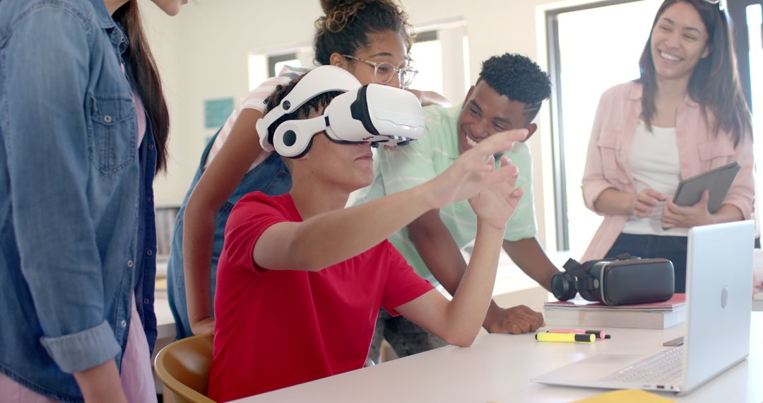High School Students Enjoy Virtual Reality Learning Experience