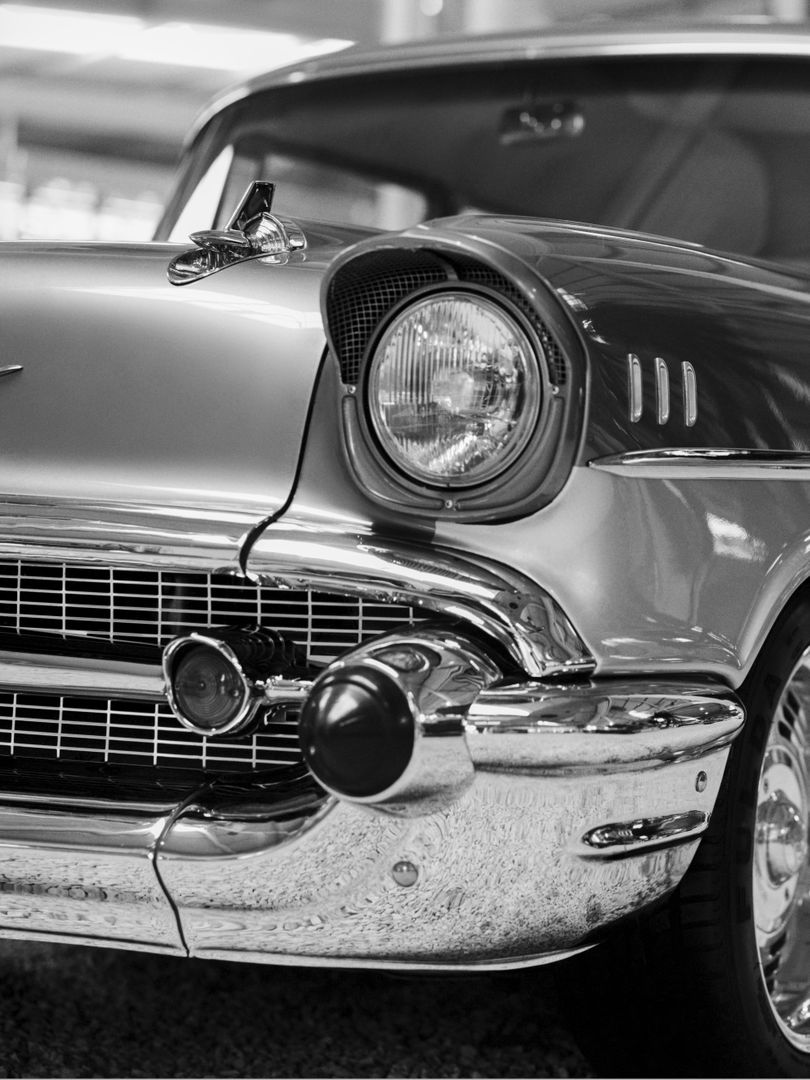 Close-Up of Classic Vintage Car Headlight in Black and White - Free Images, Stock Photos and Pictures on Pikwizard.com