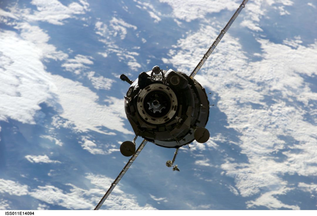 Approach of Soyuz TMA-7/11S - Free Images, Stock Photos and Pictures on Pikwizard.com