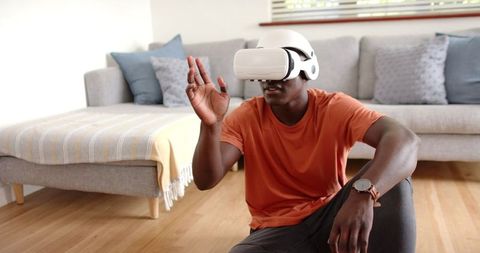 Immersive virtual reality experience in modern living room