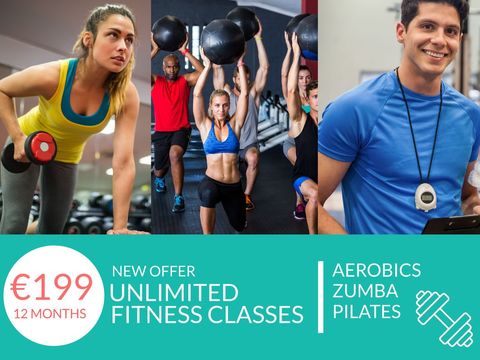 Dynamic Fitness Class Promotion with Energetic Participants - Download Free Stock Templates Pikwizard.com
