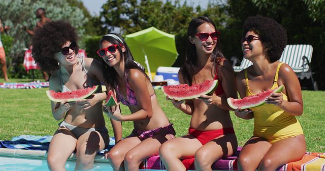 Friends are enjoying a sunny day by the poolside, eating refreshing watermelon slices. They are all in swimming suits, laughing and having fun. This image is perfect for depicting summer vacations, outdoor leisure activities, and a fun, carefree lifestyle. Suitable for use in advertisements, travel brochures, and social media posts about summer and vacation.