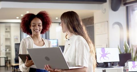 Modern collaboration in open-plan office setting