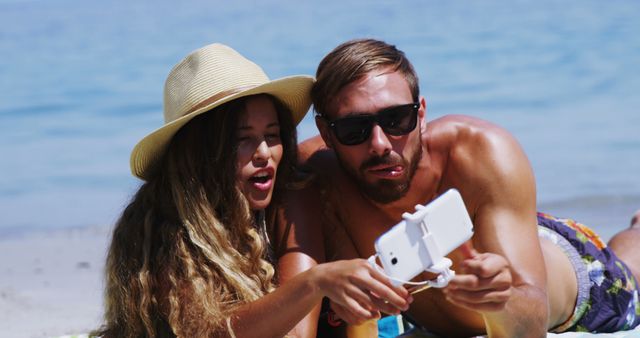 Couple Taking Selfie at Tropical Beach - Download Free Stock Images Pikwizard.com