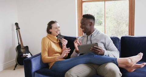 Happy Couple Shopping Online Relaxing on Cozy Sofa - Download Free Stock Images Pikwizard.com