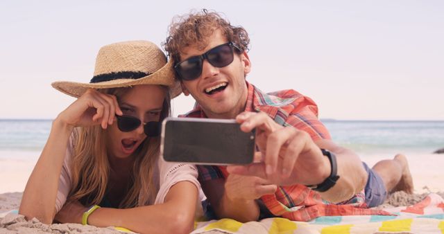 Young Couple Taking Selfie on Beach Vacation - Download Free Stock Images Pikwizard.com