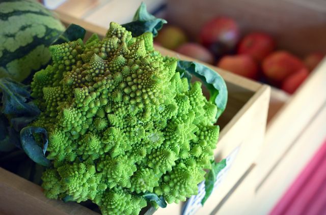 Broccoli cauliflower crate food - Download Free Stock Photos Pikwizard.com