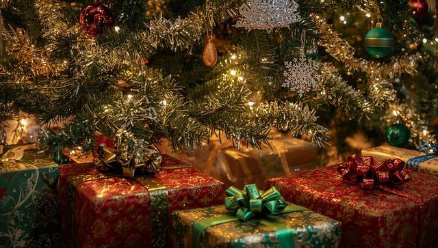 Festive Decorated Christmas Tree with Colorful Gift Boxes