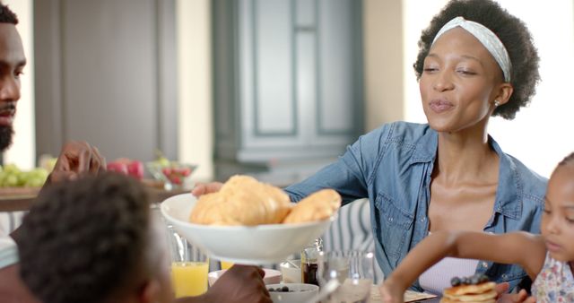 Happy African American Family Having Breakfast Together at Home - Download Free Stock Images Pikwizard.com